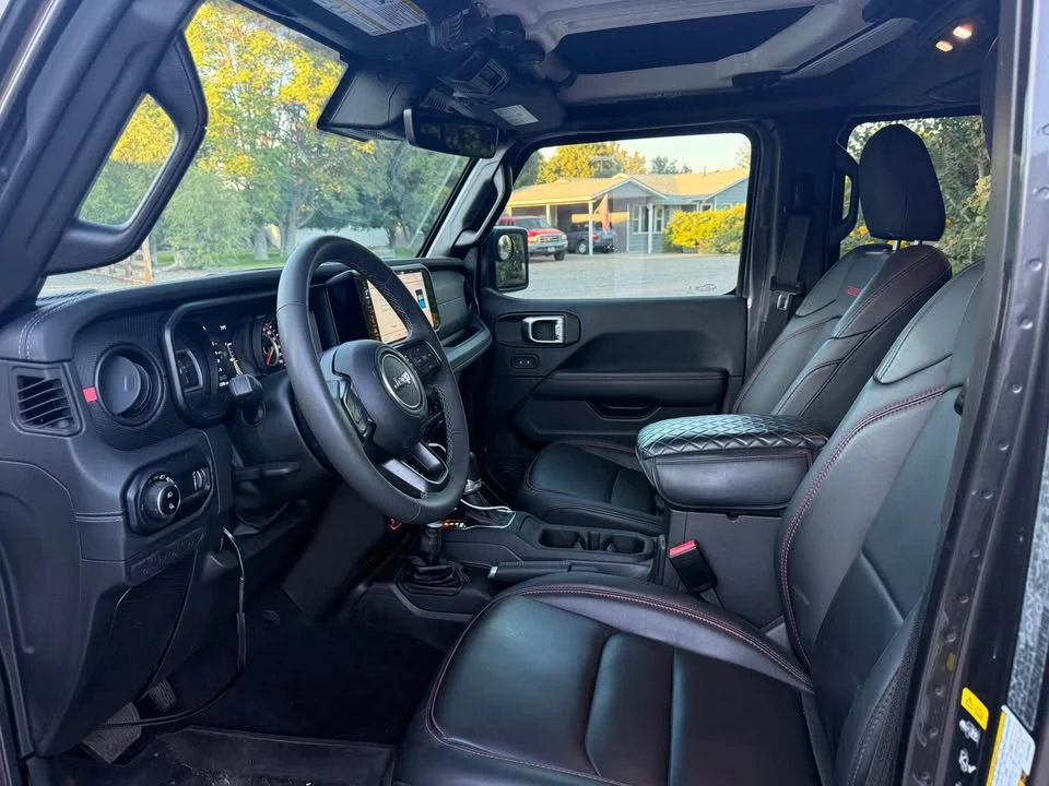 2025 Jeep JT Gladiator - Image 9 of 15
