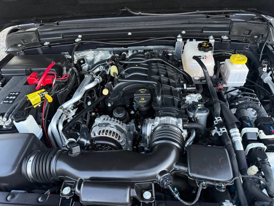 2025 Jeep JT Gladiator - Image 13 of 15