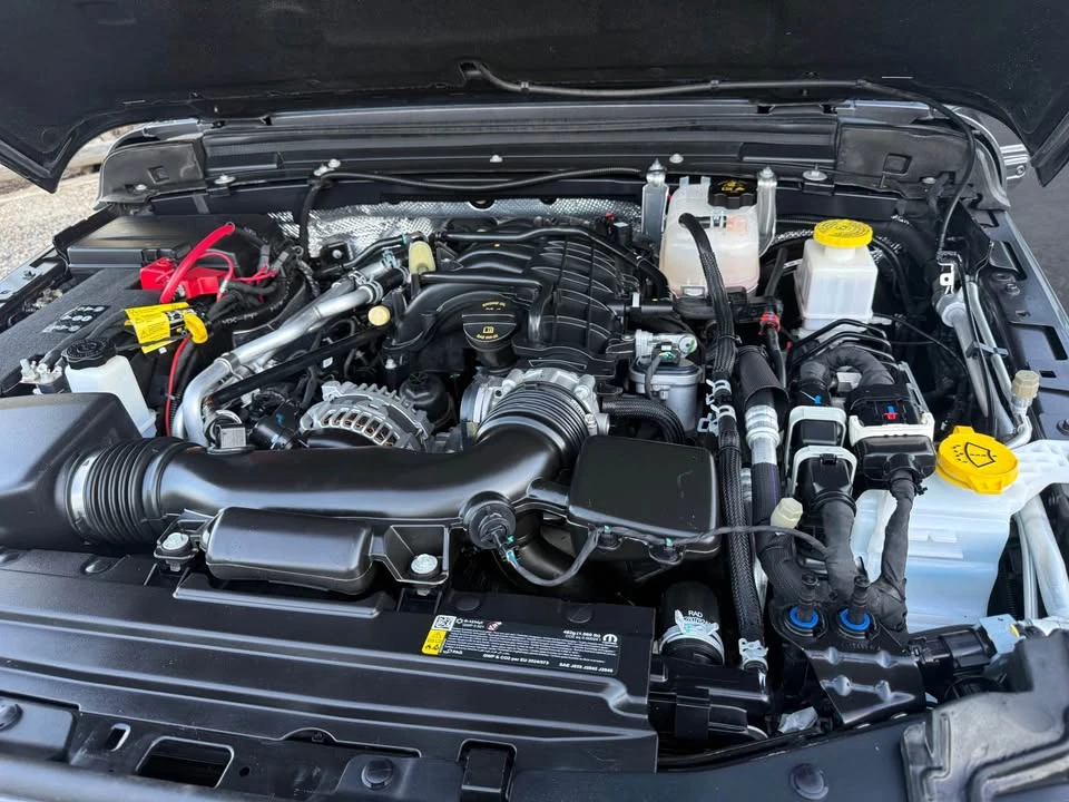 2025 Jeep JT Gladiator - Image 12 of 15