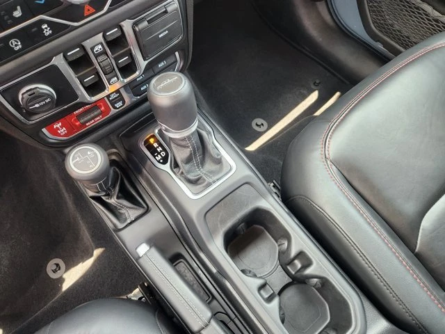2025 Jeep JT Gladiator - Image 14 of 20