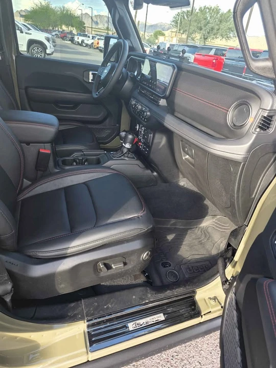 2025 Jeep JT Gladiator - Image 6 of 11