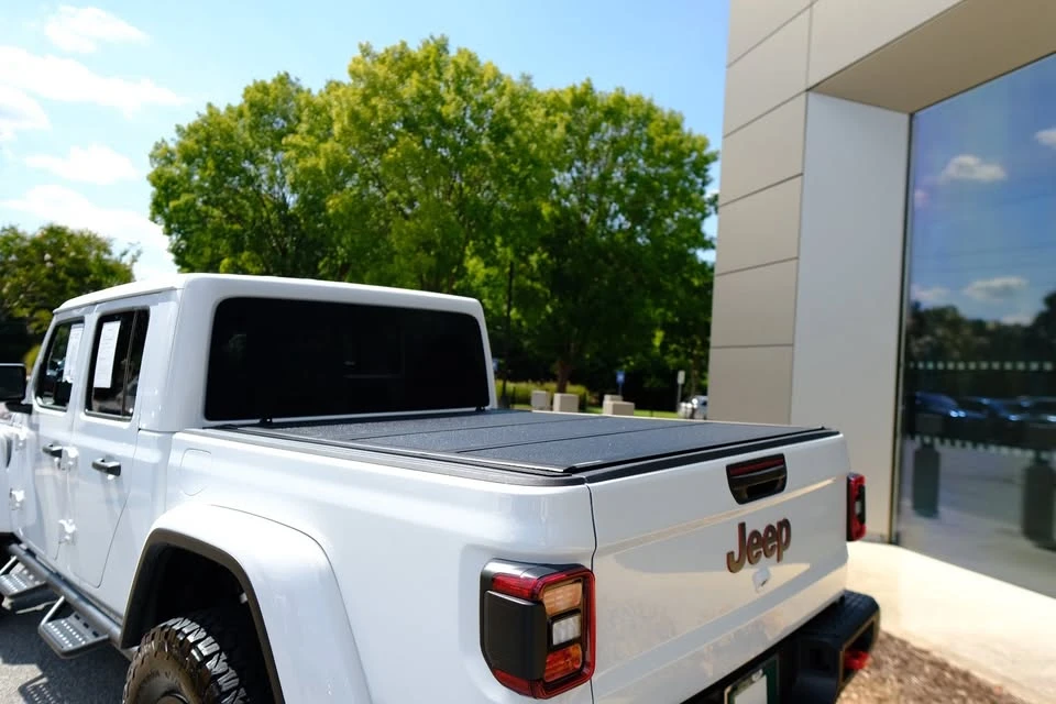 2025 Jeep JT Gladiator - Image 9 of 13