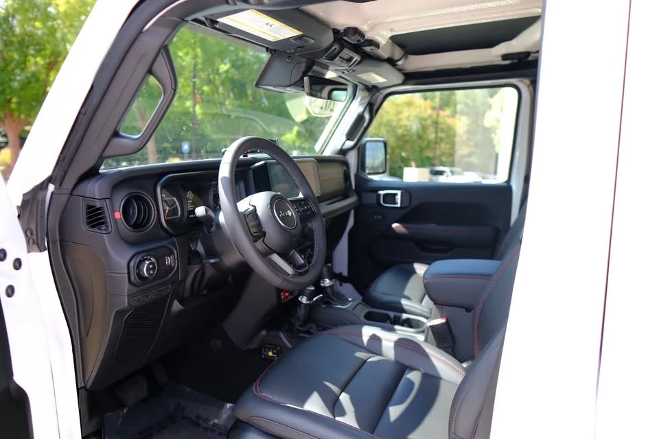 2025 Jeep JT Gladiator - Image 6 of 13
