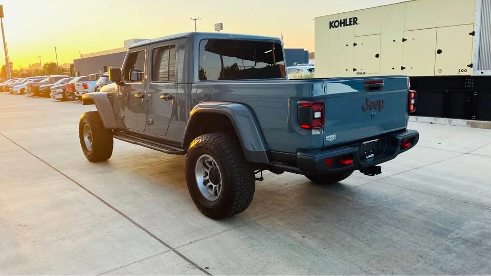 2025 Jeep JT Gladiator - Image 5 of 15