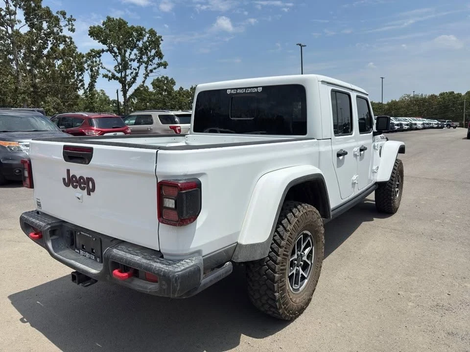 2025 Jeep JT Gladiator - Image 5 of 15