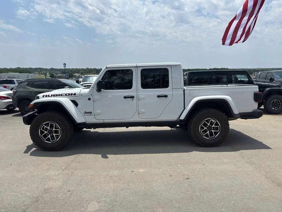 2025 Jeep JT Gladiator - Image 8 of 15