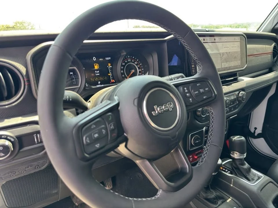 2025 Jeep JT Gladiator - Image 14 of 15