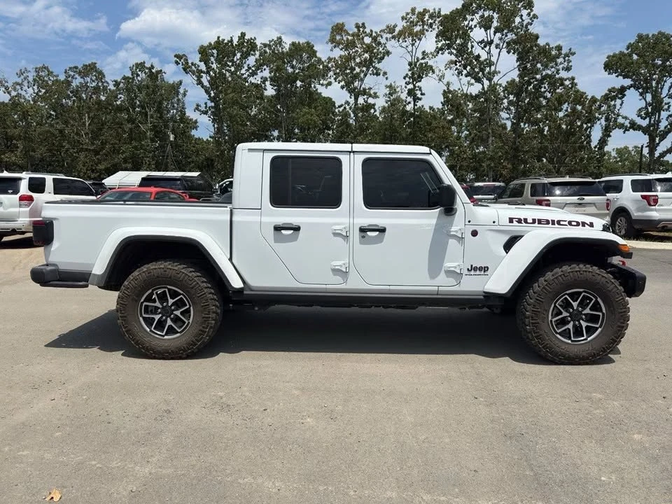 2025 Jeep JT Gladiator - Image 4 of 15