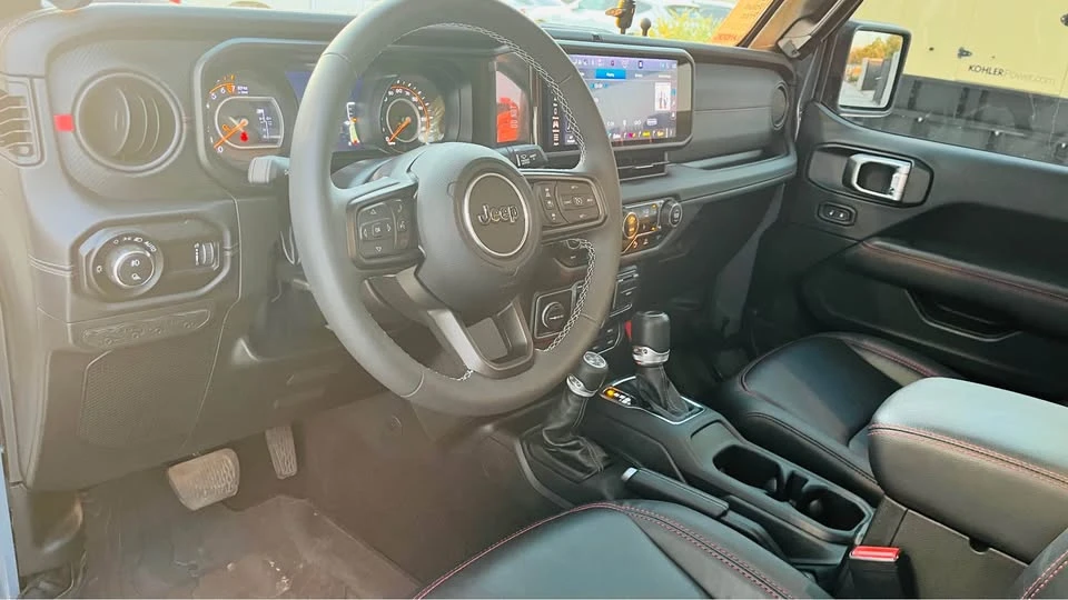 2025 Jeep JT Gladiator - Image 13 of 15