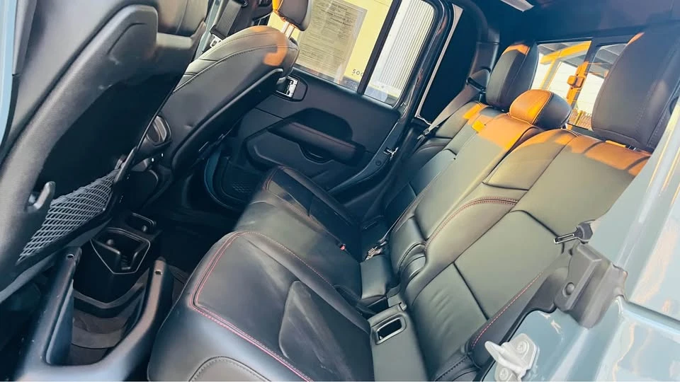 2025 Jeep JT Gladiator - Image 9 of 15
