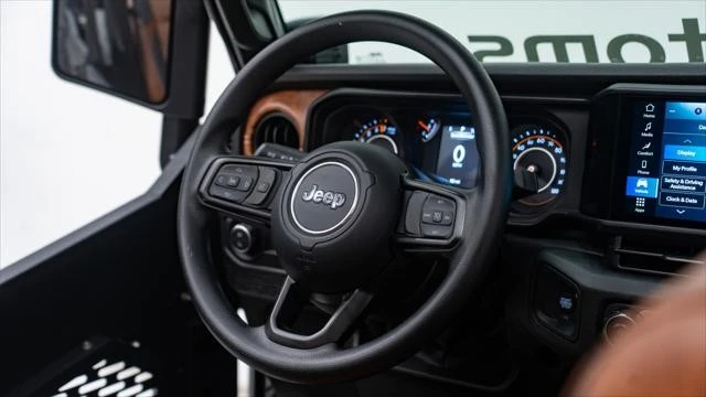 2025 Jeep JT Gladiator - Image 20 of 21