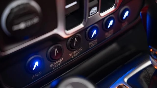 2025 Jeep JT Gladiator - Image 15 of 21