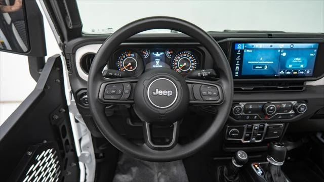 2025 Jeep JT Gladiator - Image 18 of 21