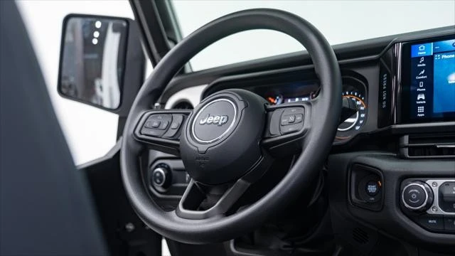 2025 Jeep JT Gladiator - Image 20 of 21