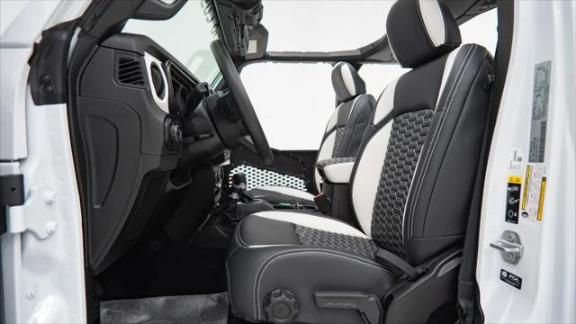 2025 Jeep JT Gladiator - Image 14 of 21