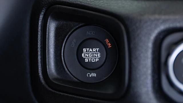 2025 Jeep JT Gladiator - Image 16 of 21