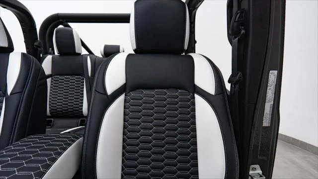 2025 Jeep JT Gladiator - Image 15 of 21