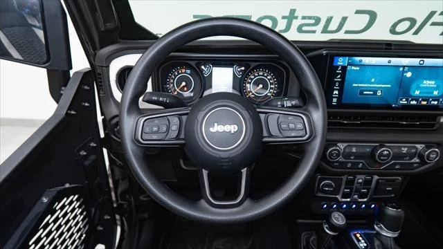 2025 Jeep JT Gladiator - Image 17 of 21