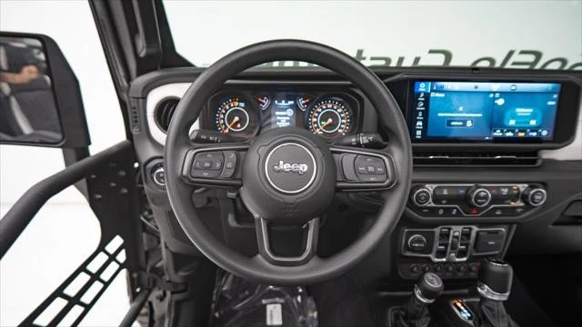 2025 Jeep JT Gladiator - Image 15 of 21