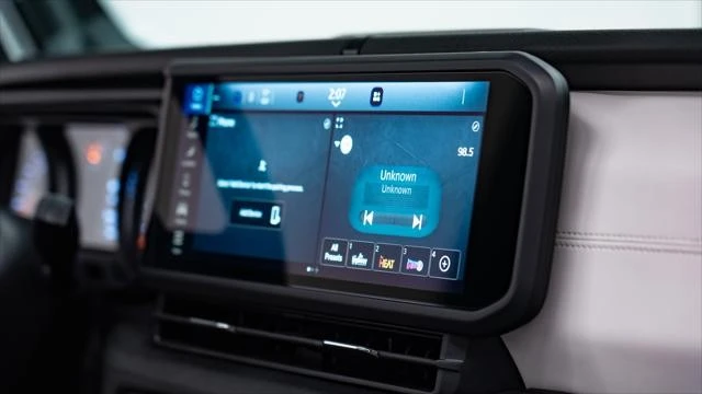 2025 Jeep JT Gladiator - Image 14 of 21