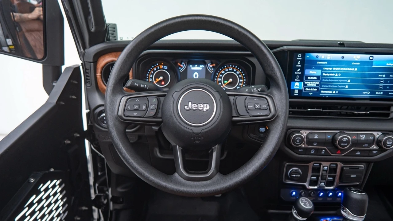 2025 Jeep - Image 14 of 21
