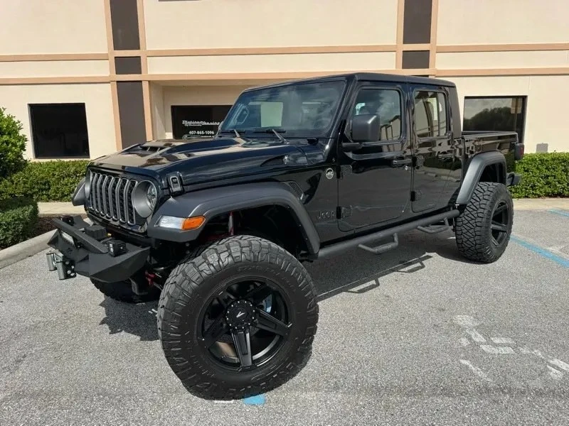 2025 Jeep JT Gladiator - Image 18 of 31