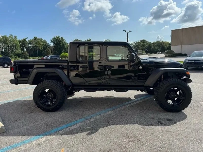 2025 Jeep JT Gladiator - Image 7 of 31