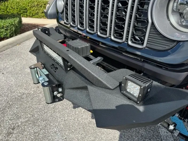 2025 Jeep JT Gladiator - Image 8 of 31