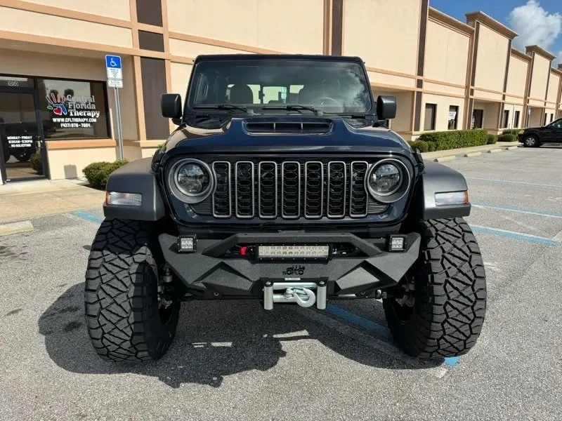 2025 Jeep JT Gladiator - Image 10 of 31