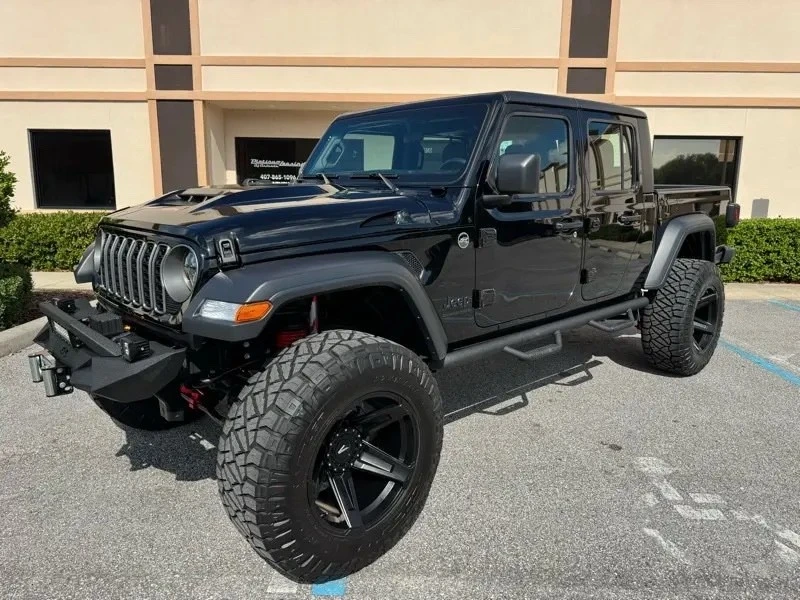 2025 Jeep JT Gladiator - Image 11 of 31