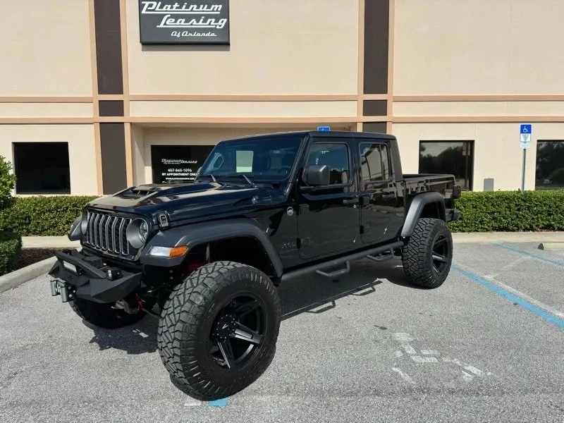 2025 Jeep JT Gladiator - Image 11 of 31
