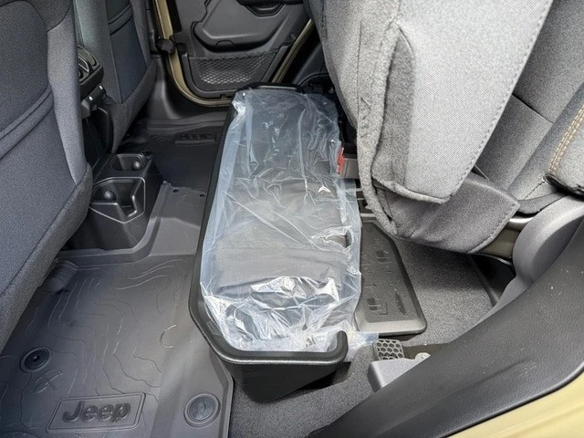 2025 Jeep JT Gladiator - Image 17 of 21