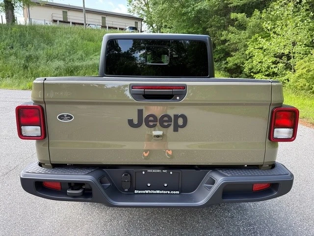 2025 Jeep JT Gladiator - Image 8 of 21