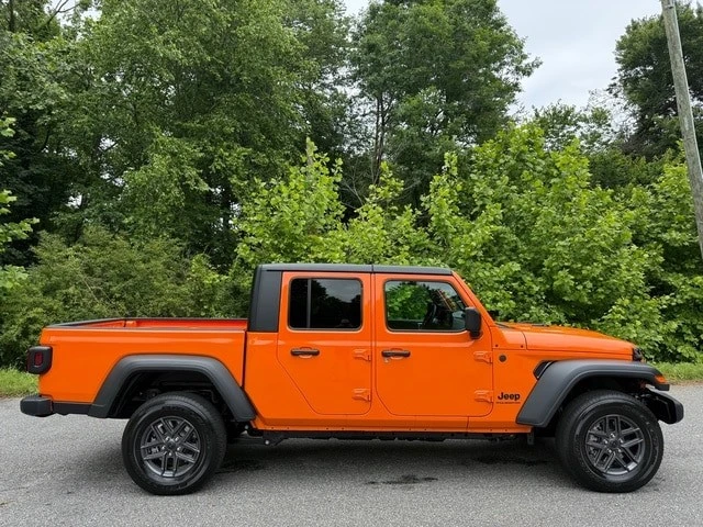 2025 Jeep JT Gladiator - Image 6 of 21