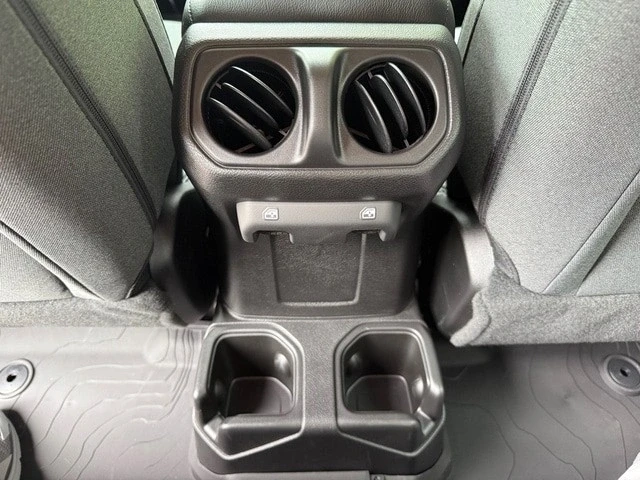 2025 Jeep JT Gladiator - Image 17 of 21