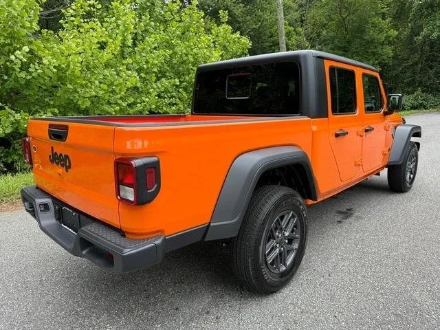 2025 Jeep JT Gladiator - Image 7 of 21
