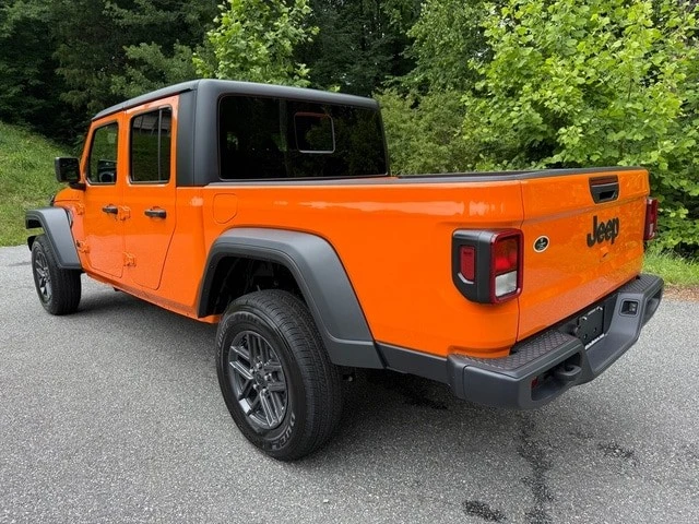 2025 Jeep JT Gladiator - Image 10 of 21