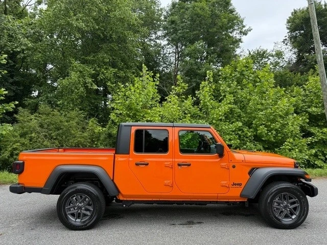 2025 Jeep JT Gladiator - Image 6 of 21