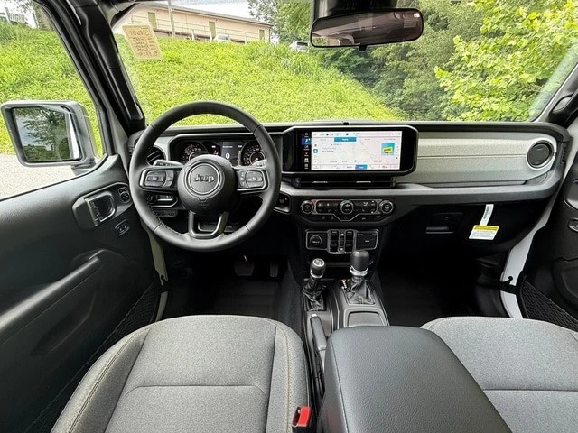 2025 Jeep JT Gladiator - Image 12 of 21