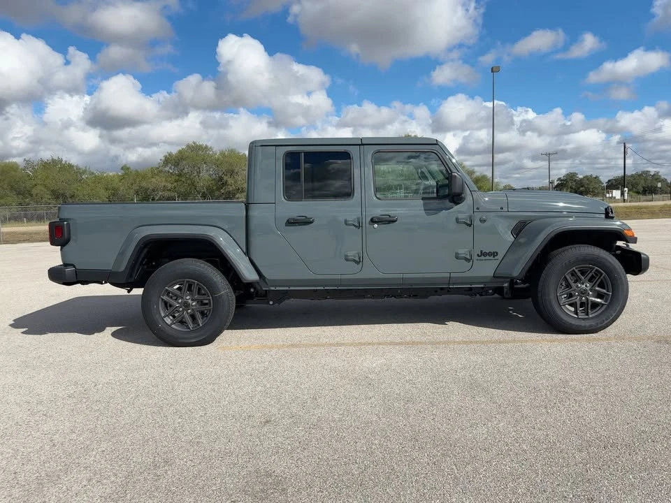 2025 Jeep JT Gladiator - Image 6 of 20