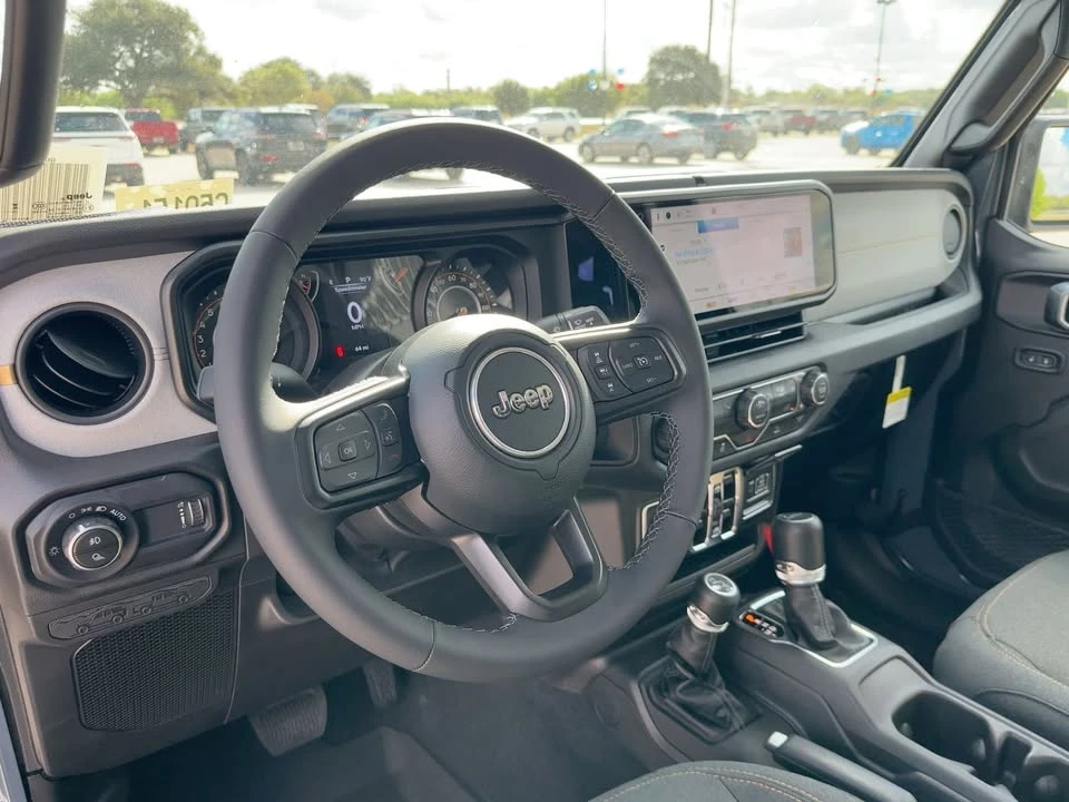 2025 Jeep JT Gladiator - Image 10 of 20