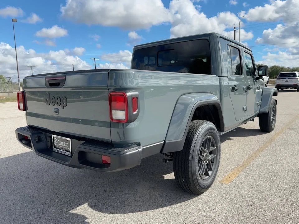 2025 Jeep JT Gladiator - Image 5 of 20