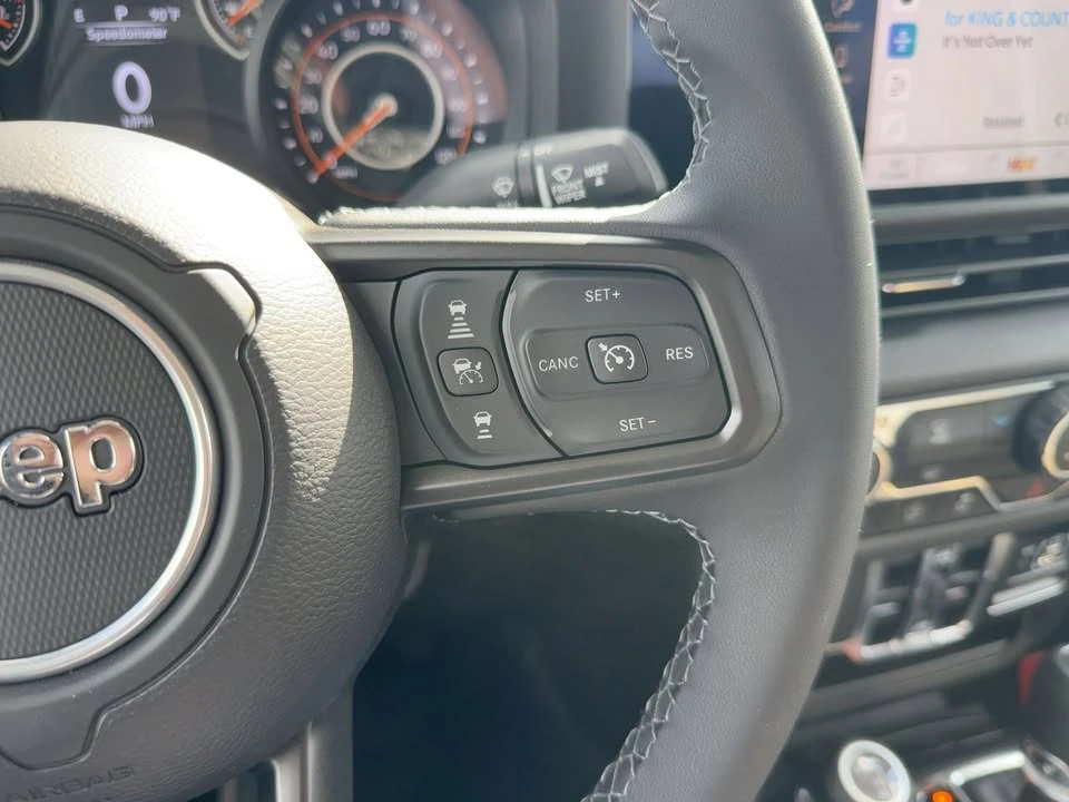 2025 Jeep JT Gladiator - Image 15 of 20