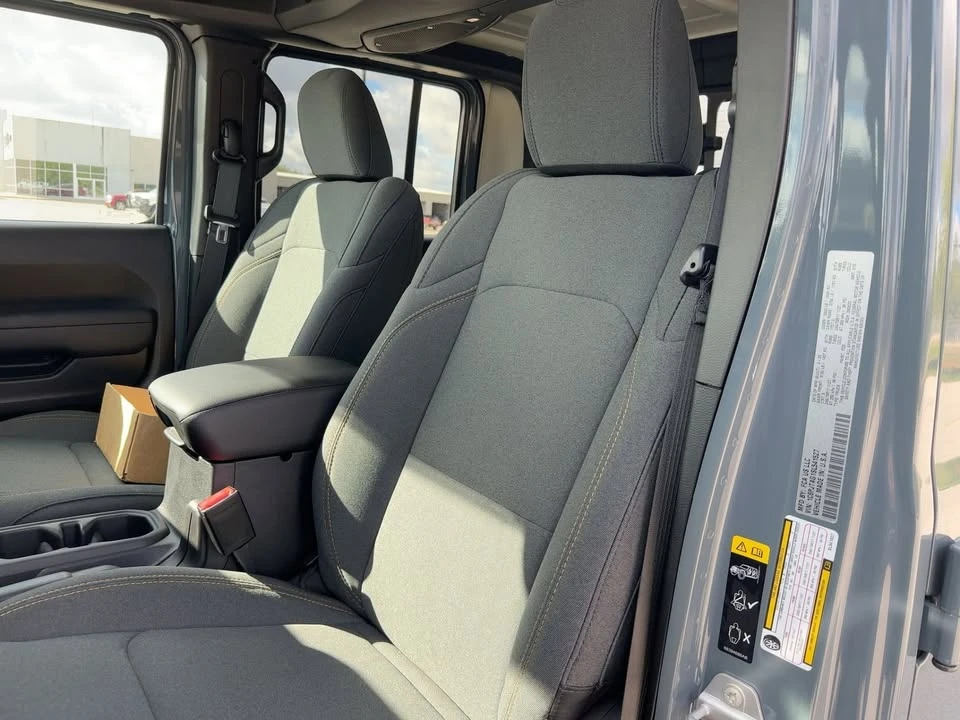 2025 Jeep JT Gladiator - Image 9 of 20
