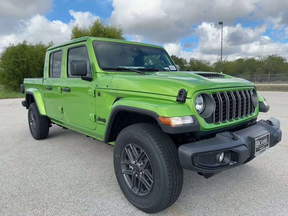 2025 Jeep JT Gladiator - Image 6 of 20