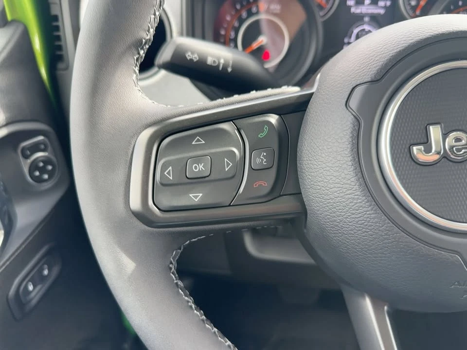 2025 Jeep JT Gladiator - Image 15 of 20