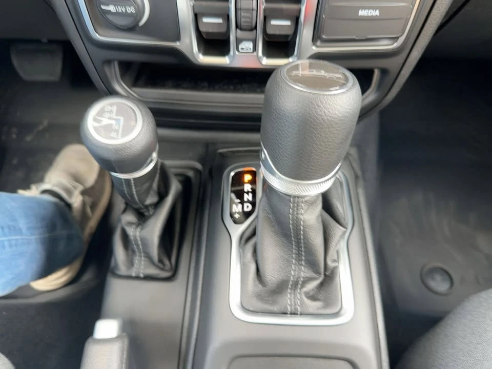 2025 Jeep JT Gladiator - Image 20 of 20