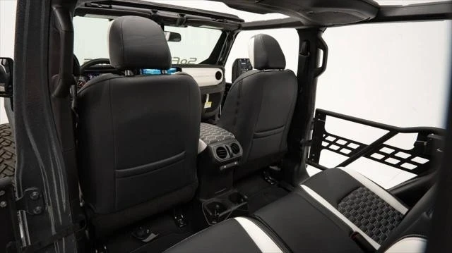2025 Jeep JT Gladiator - Image 14 of 21