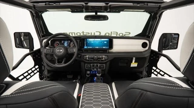 2025 Jeep JT Gladiator - Image 13 of 21