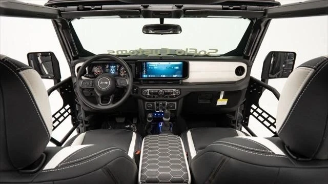 2025 Jeep JT Gladiator - Image 15 of 21